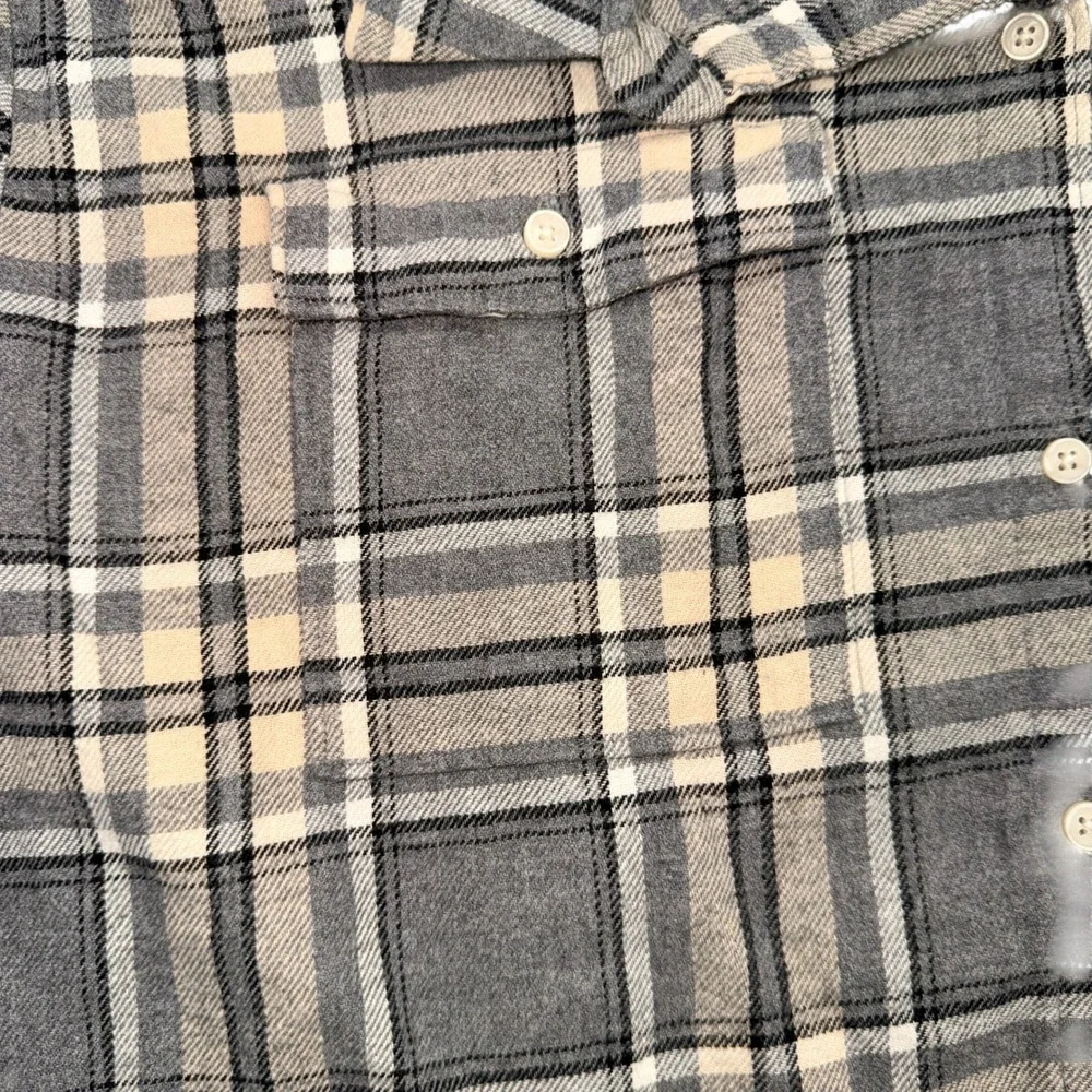 Old Navy Mens Large Grey Plaid Boyfriend Shirt Long Sleeve Flannel Button Up L